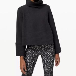 Lululemon Retreat Yourself Pullover.